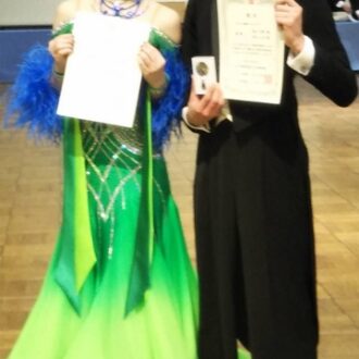 競技用社交ダンスのドレス