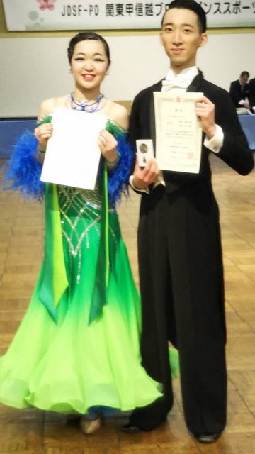 競技用社交ダンスのドレス