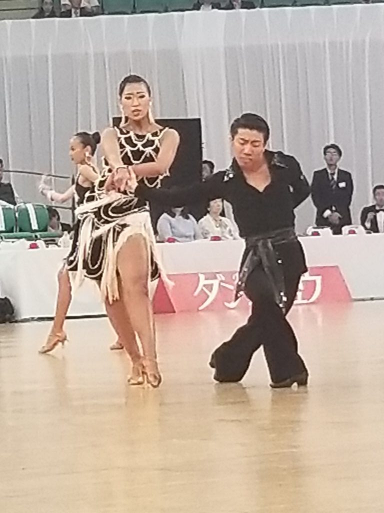 勝てるメンズラテン衣装のセミオーダーができる都内店舗