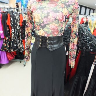 レザーのサッシュベルト　A.Vベルト　脚長効果 フェイクレザー