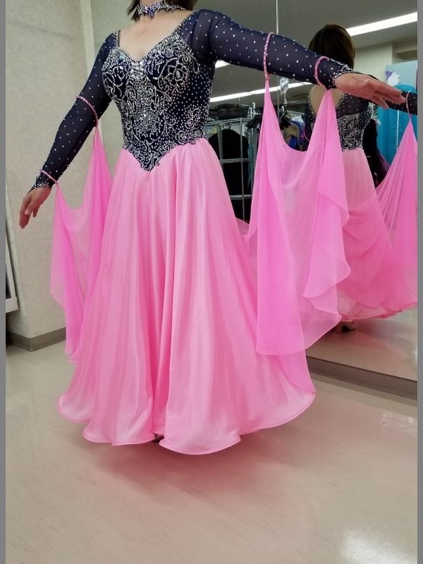 2色使いのLサイズ スタンダードドレス レンタルドレスのネット予約