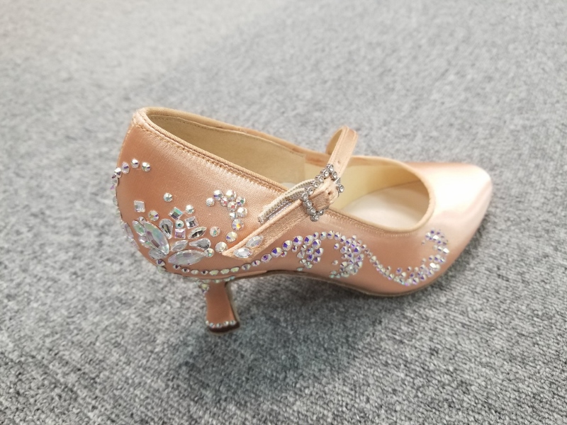 DSI ストラップ付シューズ ダンスシューズ サテンシューズ シューズにデコレーション ダンスシューズに石を貼る