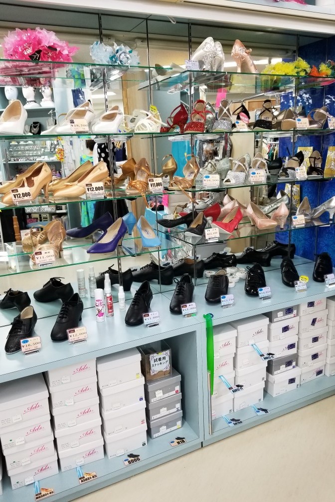 白樺ドレス　西日暮里　社交ダンス衣装　リーズナブル　ワンストップショッピング　通販　ダンスウェア　スタンダードドレス　ラテンドレス