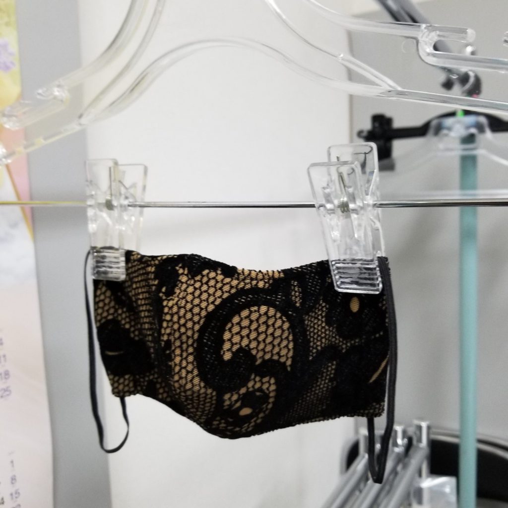ドレス屋さんの洗えるマスク,日本製マスク,ドレスに合わせたマスク,ラインストーンのついたマスク,マスクチャームのついたマスク,こだわりマスク,おしゃれマスク,自分だけのオリジナルマスク,オーダーマスク