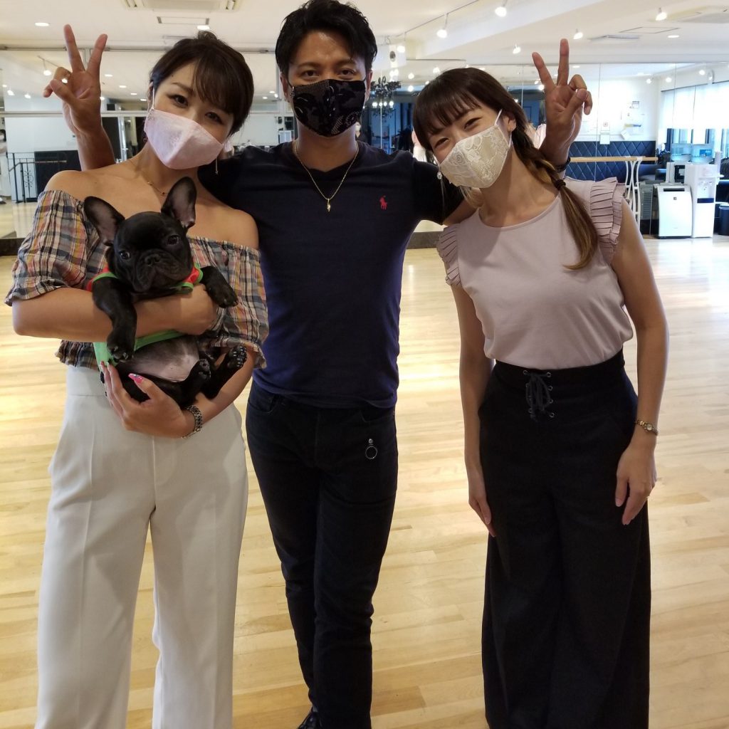 レースマスク,マスクチャーム,チャーム付おしゃれマスク,ドレス生地で作ったマスク,小顔効果抜群のマスク,プレゼントにも使えるおしゃれマスク,高級マスク,洗える高級マスク,丈夫な高級マスク