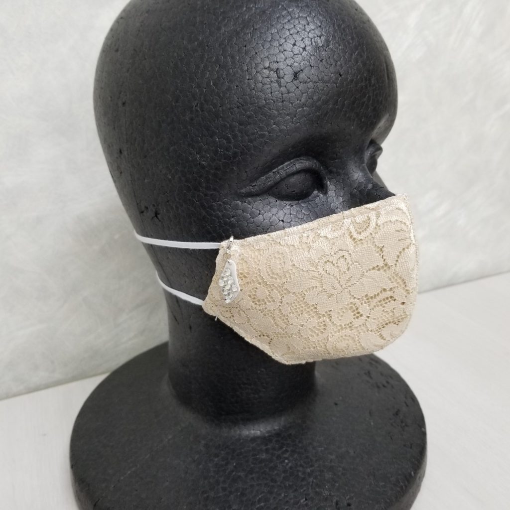 レースマスク,マスクチャーム,チャーム付おしゃれマスク,ドレス生地で作ったマスク,小顔効果抜群のマスク,プレゼントにも使えるおしゃれマスク,高級マスク,洗える高級マスク,丈夫な高級マスク