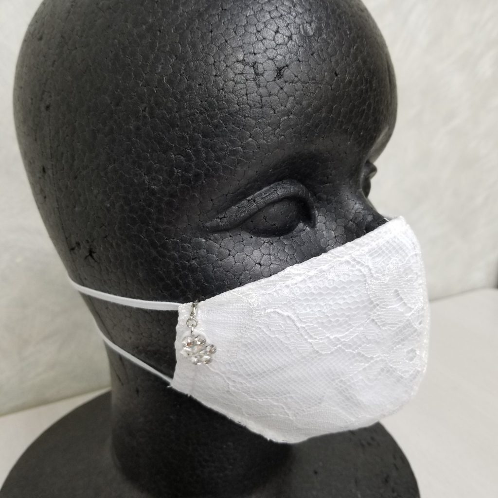 レースマスク,マスクチャーム,チャーム付おしゃれマスク,ドレス生地で作ったマスク,小顔効果抜群のマスク,プレゼントにも使えるおしゃれマスク,高級マスク,洗える高級マスク,丈夫な高級マスク