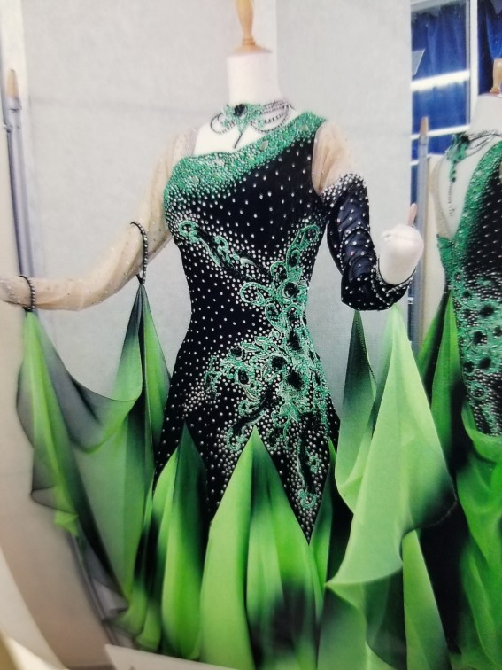 衣装のリメイク ドレスリフォーム ドレスのお直し 社交ダンスドレスお直し東京 社交ダンスドレスメンテナンス パーティードレスお直し 社交ダンスドレス丈詰め 社交ダンスドレス巾詰め