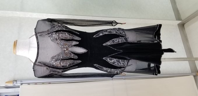 衣装のリメイク ドレスリフォーム ドレスのお直し 社交ダンスドレスお直し東京 社交ダンスドレスメンテナンス パーティードレスお直し 社交ダンスドレス丈詰め 社交ダンスドレス巾詰め
