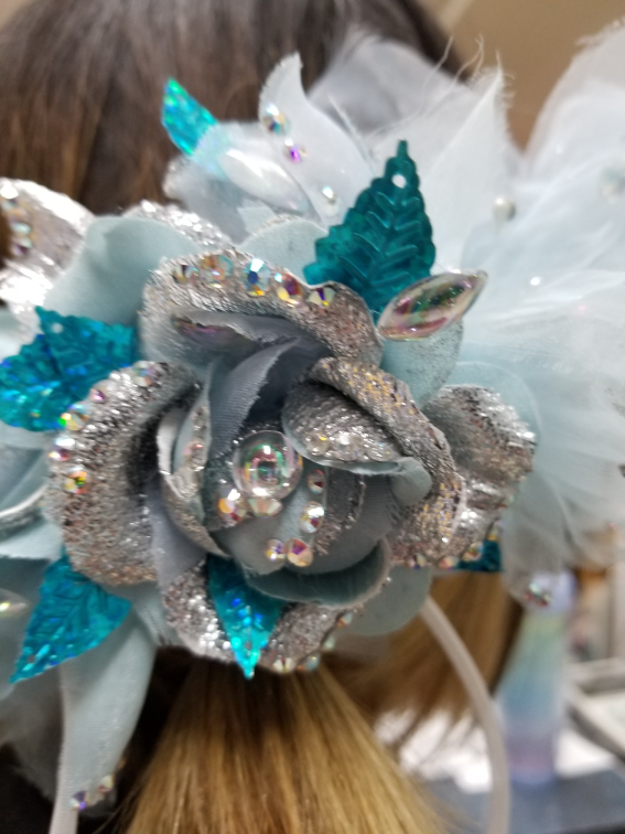 ウェディング イブニング 社交ダンスヘアアクセ ブルーのヘアアクセサリー ブルーのへヘッドドレス インターネット購入