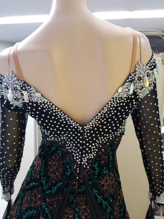 ドレス修理 ダンスドレスお直し 社交ダンス衣装リメイク ドレスリフォーム ダンスドレスリメイク プロのお直し