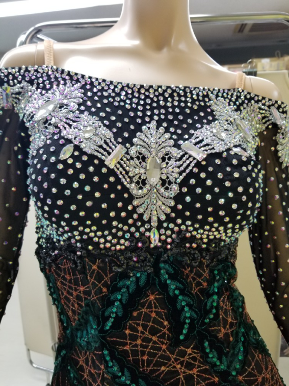 ドレス修理 ダンスドレスお直し 社交ダンス衣装リメイク ドレスリフォーム ダンスドレスリメイク プロのお直し