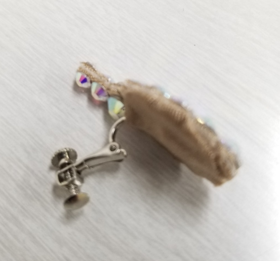 耳が痛くならないイヤリング 非金属のイヤリング 肌の弱い方でもできるイヤリング ラインストーンのイヤリング キラキライヤリング