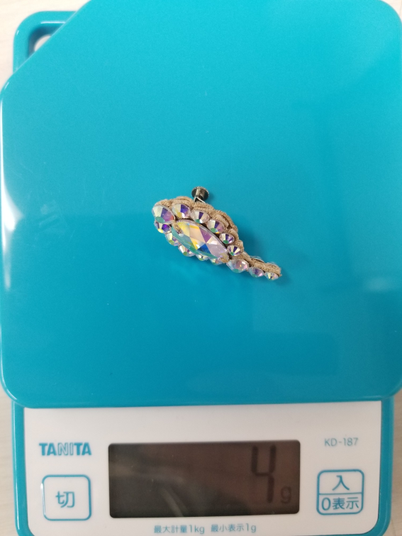 耳が痛くならないイヤリング 非金属のイヤリング 肌の弱い方でもできるイヤリング ラインストーンのイヤリング キラキライヤリング