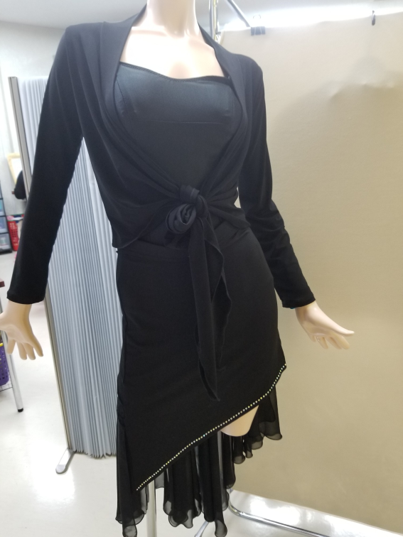 コーデ次第で社交ダンスドレスとしても使えるＧＴＢ2004-Ｂの魅力