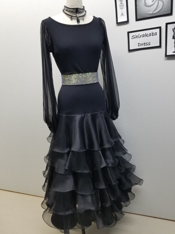 社交ダンスレッスンウェア 黒トップス 袖ジョーゼット クレープ生地のトップス バルーンスリーブトップス
通気性の良いトップス 速乾性のあるトップス 吸汗性のあるトップス