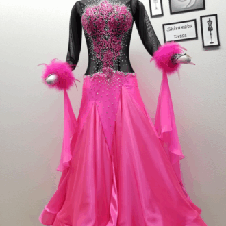 長く着用しても疲れない社交ダンス用スタンダードドレス