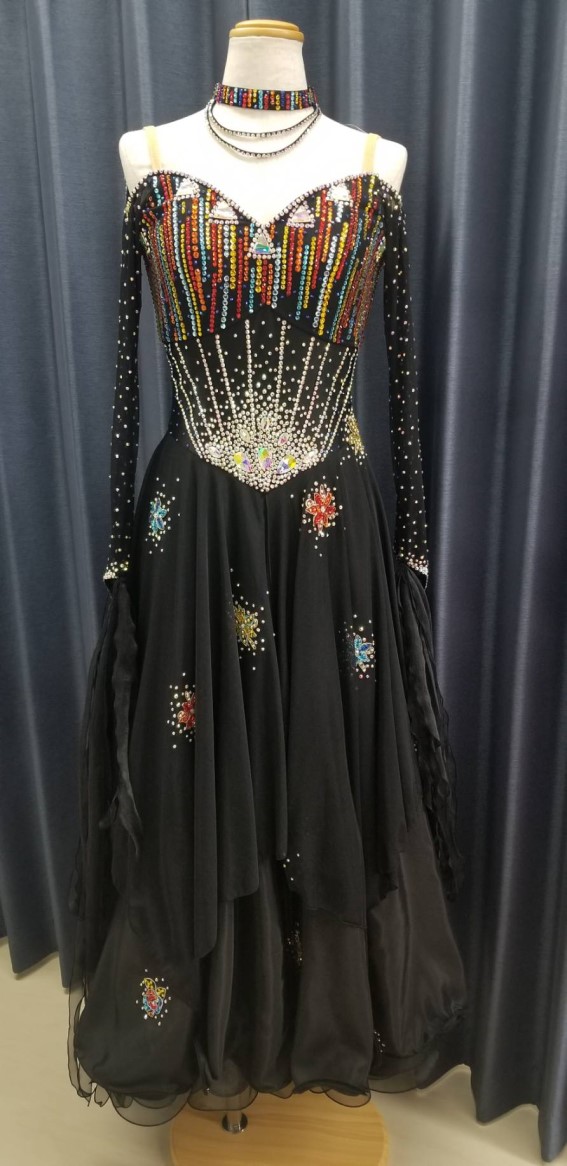 お家にいながら社交ダンスドレスのセールを楽しむ