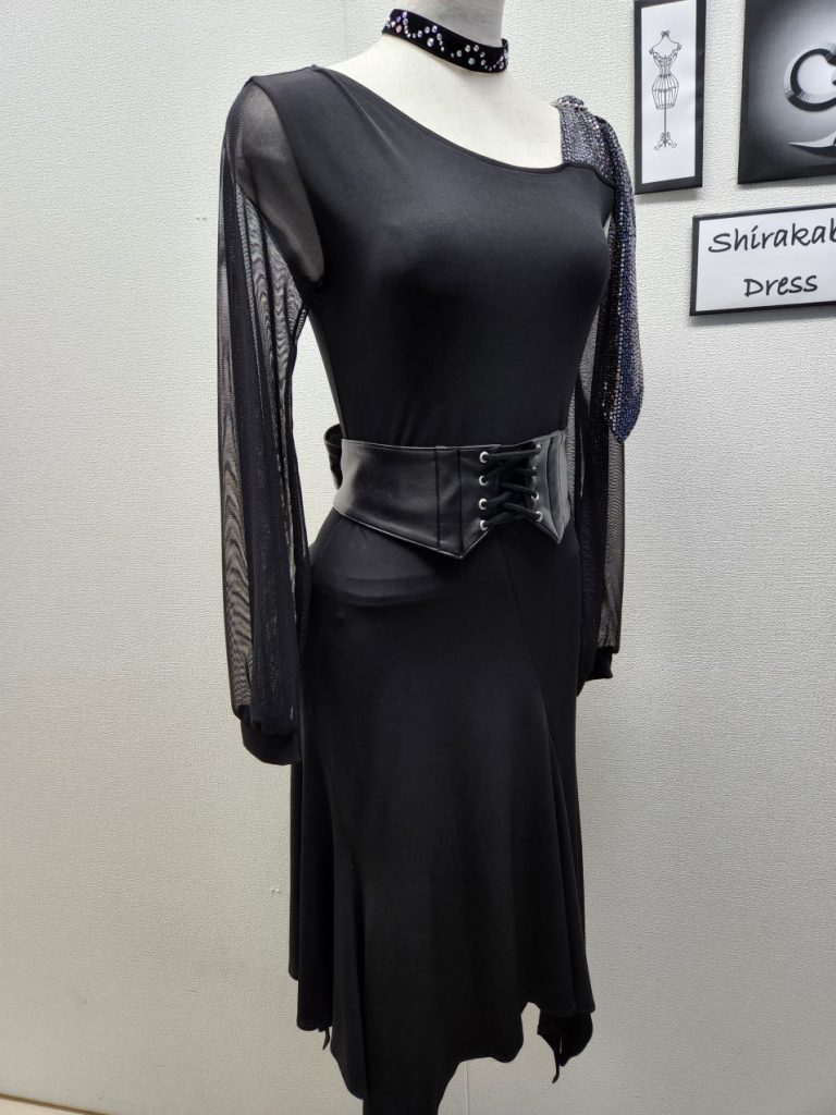 フェイクレザーベルト 衣装としても使えるベルト 簡単に巻けるサッシュベルト 脚長効果 社交ダンス衣装 ベルト