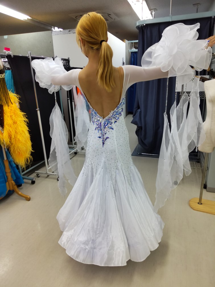 白樺ドレスリフォーム 社交ダンスドレスお直し ドレスリメイク ダンスドレスリフォーム 評判の良いドレスお直し屋さん