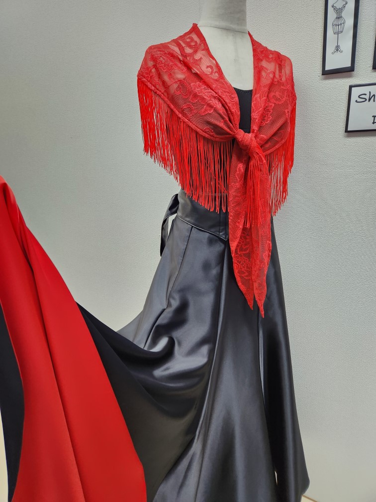 ダンスドレスインナー スポーツ仕様ドレスインナー ほどよい体型補正できるドレスインナー 衣装の一部として着用できるドレスインナー
ベージュドレスインナー ブラックドレスインナー