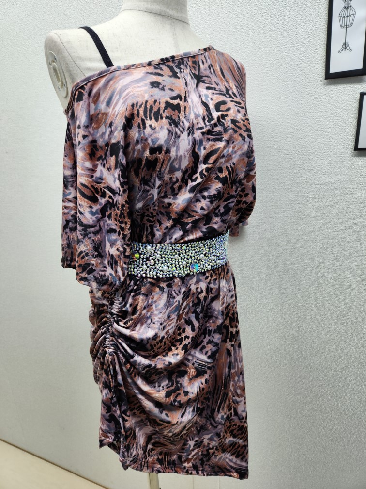 ダンスドレスインナー スポーツ仕様ドレスインナー ほどよい体型補正できるドレスインナー 衣装の一部として着用できるドレスインナー
ベージュドレスインナー ブラックドレスインナー