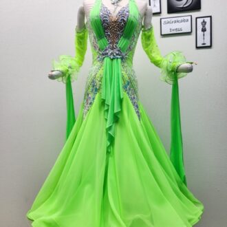 今年流行りのグリーンスタンダードドレスにチャレンジする