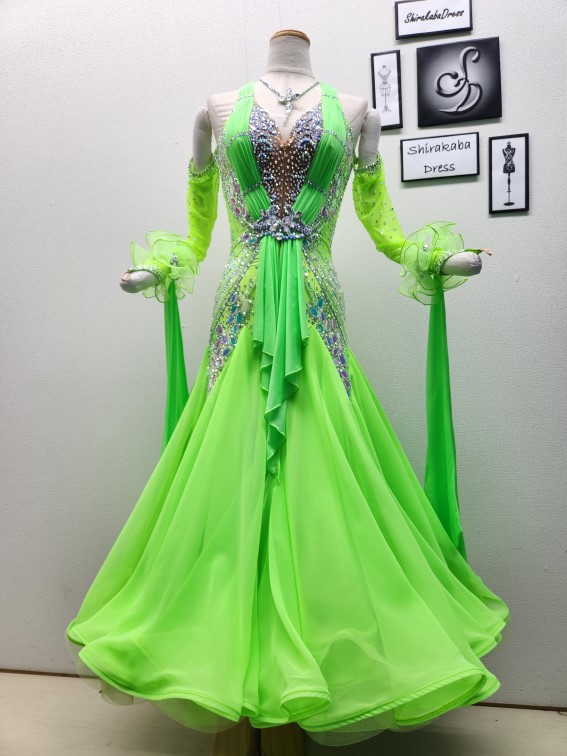 今年流行りのグリーンスタンダードドレスにチャレンジする