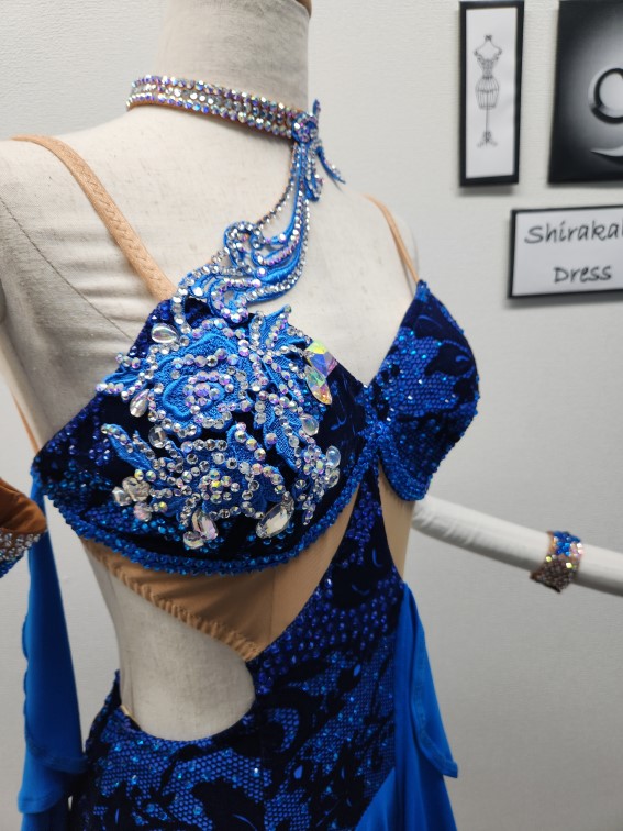 手持ちの社交ダンスドレスを売るにはどうしたら良いか