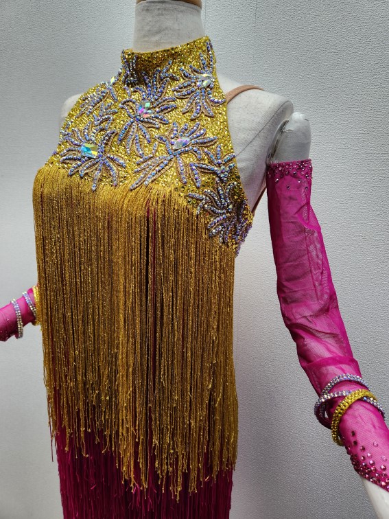 チャチャチャ向きのピンクのフリンジドレスを探してみた