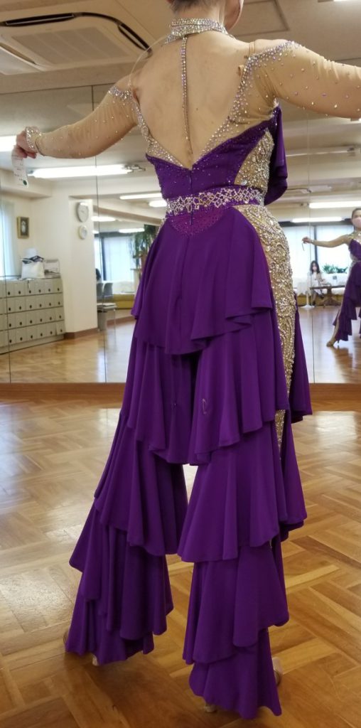 社交ダンスドレスリフォーム 社交ダンスドレスリメイク ドレスお直し ダンスドレスお直し ダンスドレス裾直し ダンスドレス袖直し ダンスドレス広げる ダンスドレス細くする