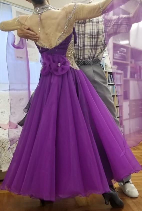 社交ダンスドレスリフォーム 社交ダンスドレスリメイク ドレスお直し ダンスドレスお直し ダンスドレス裾直し ダンスドレス袖直し ダンスドレス広げる ダンスドレス細くする