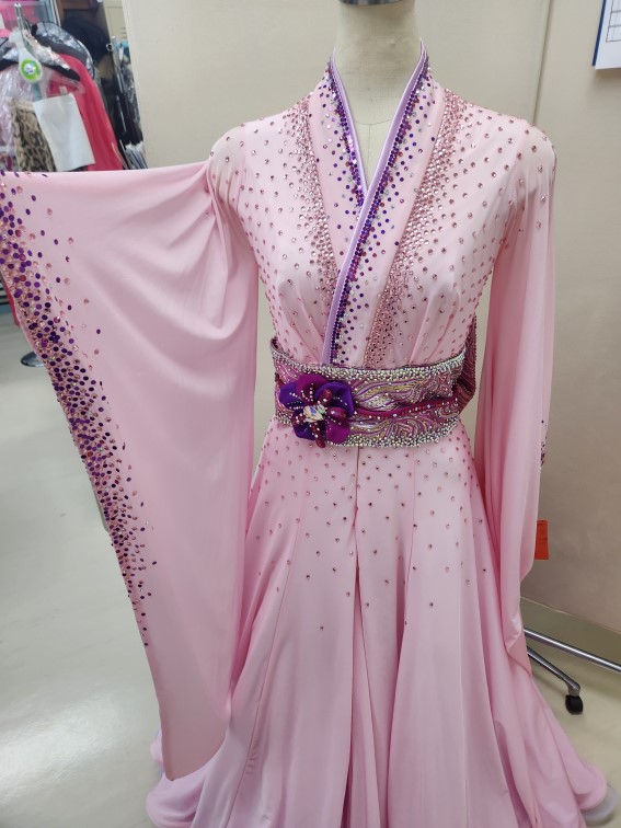 社交ダンスドレスクリーニング ドレスクリーニング イブニングドレスクリーニング ダンスドレスクリーニング ダンスドレスリペア ダンスドレスリメイク ダンスドレスリフォーム
