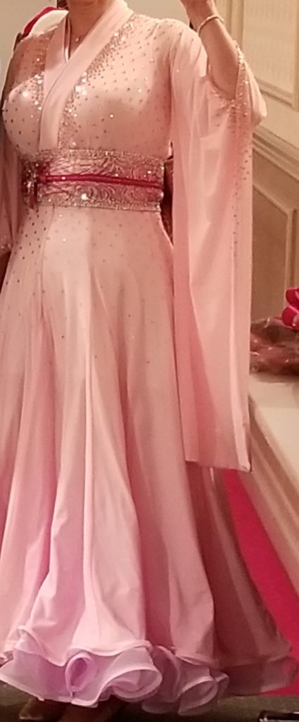 社交ダンスドレスクリーニング ドレスクリーニング イブニングドレスクリーニング ダンスドレスクリーニング ダンスドレスリペア ダンスドレスリメイク ダンスドレスリフォーム