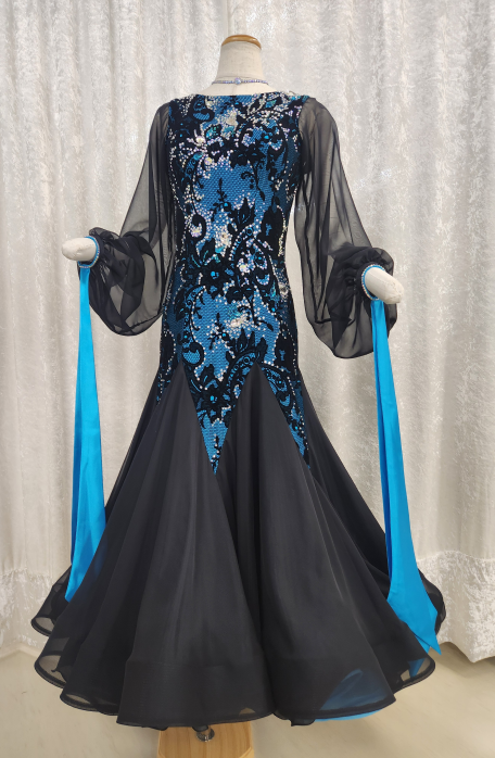 社交ダンスのタンゴ向きドレスの選び方