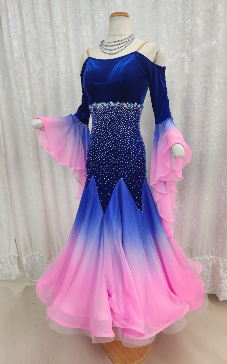 社交ダンス競技でインパクトのあるグラデーションドレスを着たい