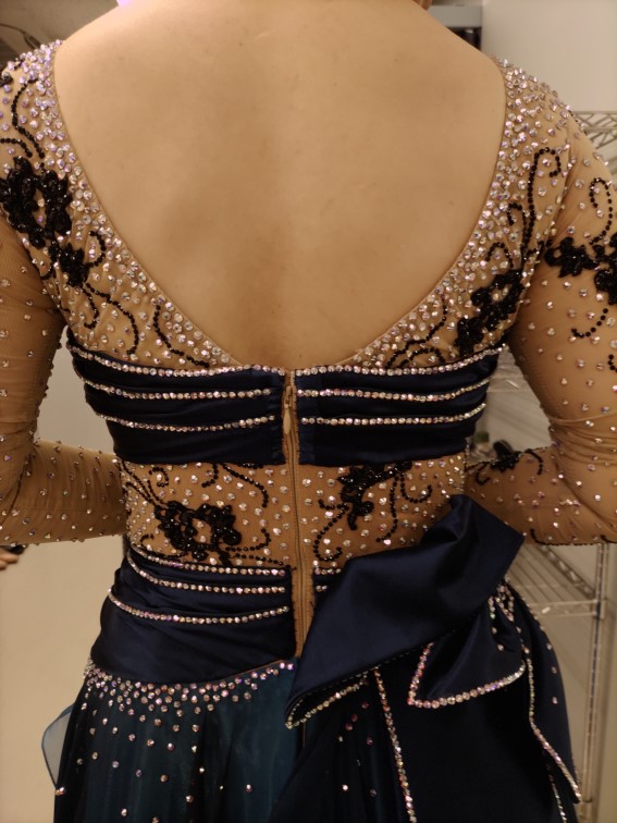 ダンスドレスリメイク ダンスドレスお直し 社交ダンスドレスクリーニング ダンスドレス露出隠し ダンスドレススカートカット ダンスドレス袖丈カット 社交ダンスドレス石取れリペア 社交ダンスドレス破れ