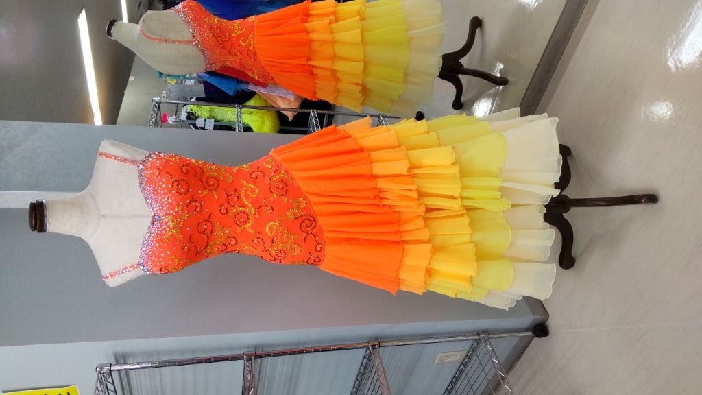 社交ダンスドレスリメイク 社交ダンスドレスリフォーム 社交ダンスドレスお直し 社交ダンスドレス丈直し ダンスドレススカート直し