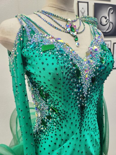 サンバ向きのラテンドレスを探したい