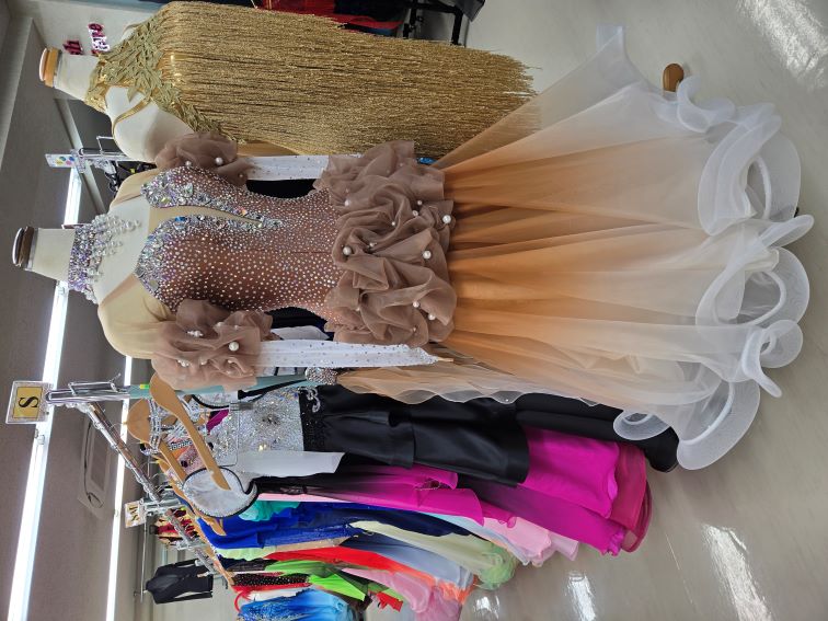 白樺ドレス 社交ダンスドレス 社交ダンス衣装 舞台衣装 白樺ドレスセール 社交ダンス用品 社交ダンスドレスメーカー 東京西日暮里