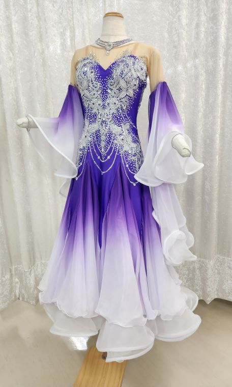 スタイルが良く見える社交ダンス用スタンダードドレスおすすめ5選