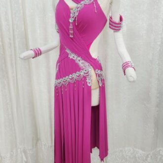 ラテンとスタンダード、どう違う？目的別ドレスの選び方