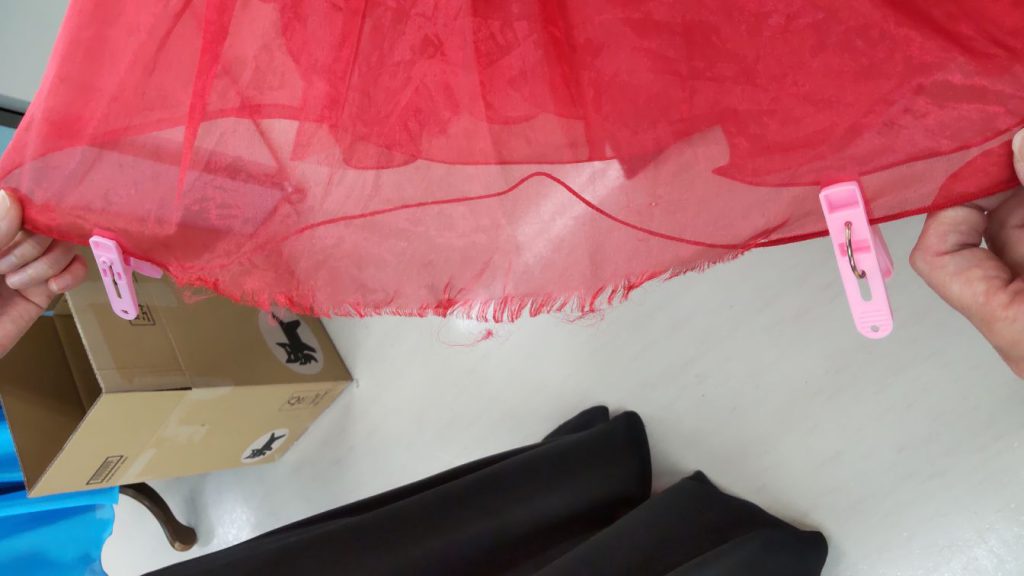ダンスドレスリメイク ダンスドレスお直し 社交ダンスドレスクリーニング ダンスドレス露出隠し ダンスドレススカートカット ダンスドレス袖丈カット 社交ダンスドレス石取れリペア 社交ダンスドレス破れ
