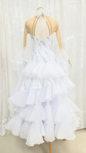【試着・レンタル・購入】真っ白なティアードの社交ダンスドレス