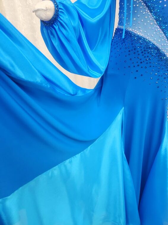 【試着・レンタル・購入】ブルーのアメリカンスムースドレス - 画像 (6)