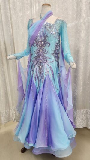 【試着・レンタル・購入】気になるお腹周りをカバーしてくれるLLサイズドレス