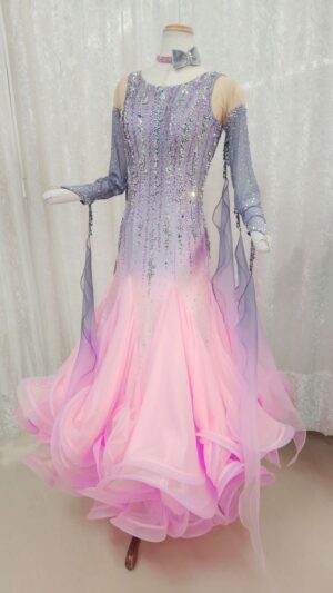 【試着・レンタル・購入】スカートが舞うキュートなスタンダードドレス