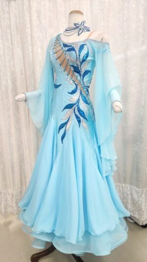 【試着・レンタル・購入】うすブルーのMサイズスタンダードドレス