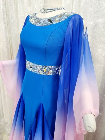 【試着・レンタル・購入】ロイヤルブルーにピンクのグラデーションスタンダードドレス - 画像 (5)