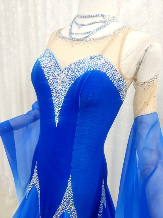 【試着・レンタル・購入】シンプルすっきりロイヤルブルードレス - 画像 (5)